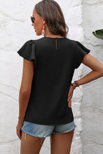 Load image into Gallery viewer, Black Pleated Textured Blouse
